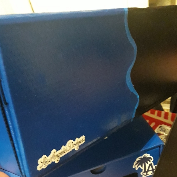 Custom designed dodgers replacement shoe box - Picture 5 of 9